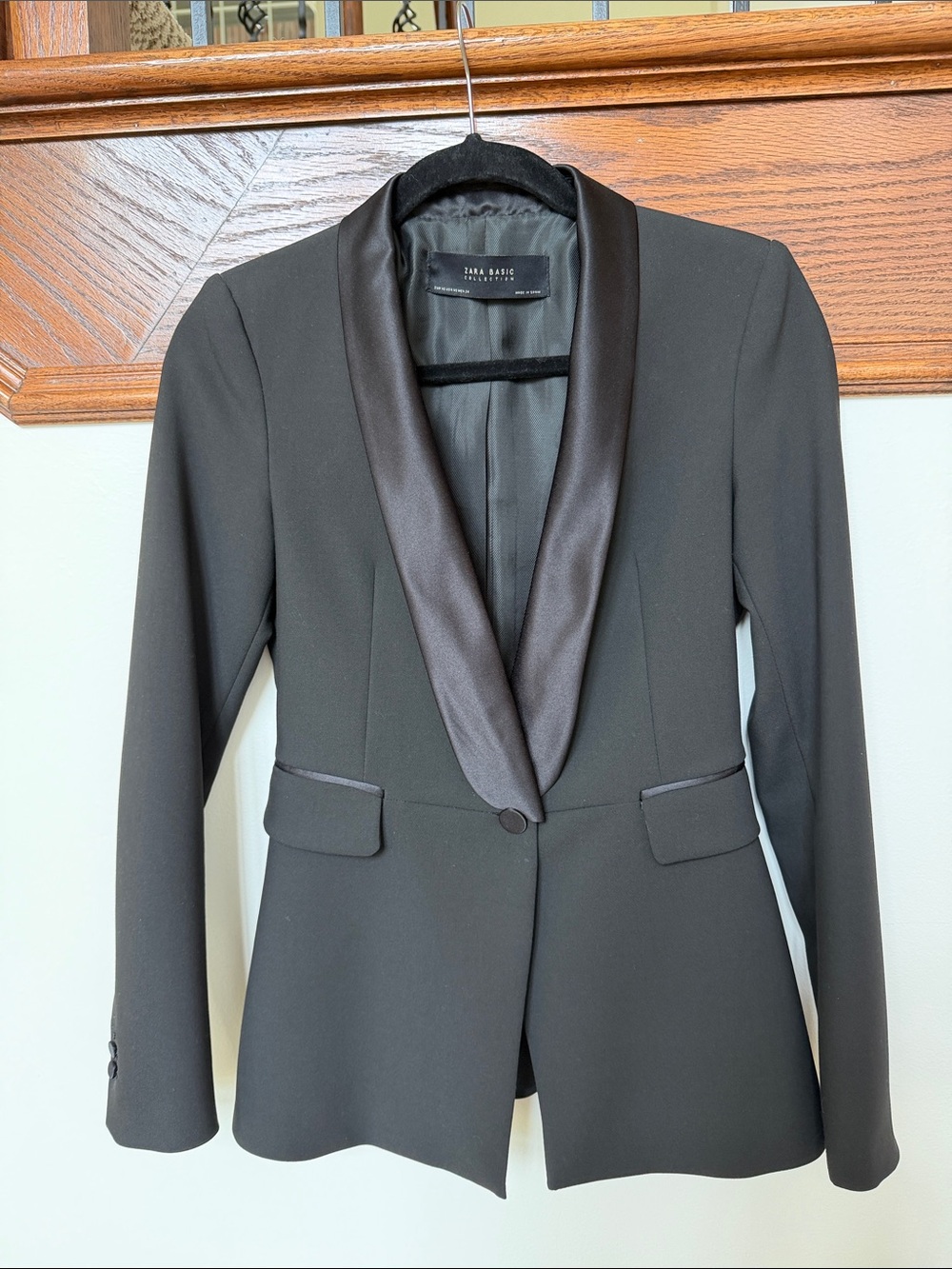 ZARA Women's Shawl Collar Blazer in Black with Satin Lapel and Pocket Trim